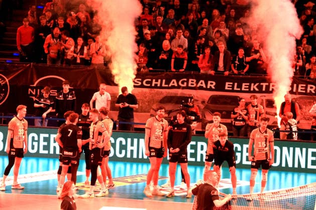 DEU, DVV, 1 VBL, BR Volleys vs Friedrichshafen, 26 04 2026, Max Schmeling Halle, Berlin, DEU, DVV, 1 VBL, BR Volleys vs Friedrichshafen, in the picture BR Volleys players circle nordphotoxGmbHx xEngler nph00076