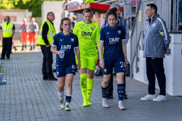 v l Emely Joester VfL Bochum, 16 , Kari Naerdemann VfL Bochum, 01 , Alina Angerer VfL Bochum, 24 on the way to the dressing room, GER, 1 FSV Mainz 05 vs VfL Bochum, Football, 2 Womens Bundesliga, Matchday 23, Season 2025 2026, 26 04 2026, DFB REGULATES PROHIBIT ANY USE OF PHOTOGRAPHS AS IMAGE SEQUENCES AND OR QUASI VIDEO, GER, 1 FSV Mainz 05 vs VfL Bochum, Football, 2 Womens Bundesliga, Matchday 23, Season 2025 2026, 26 04 2026 Mainz Copyright: xEibner-Pressefoto Jan-NiclasxGrox EP_JGG