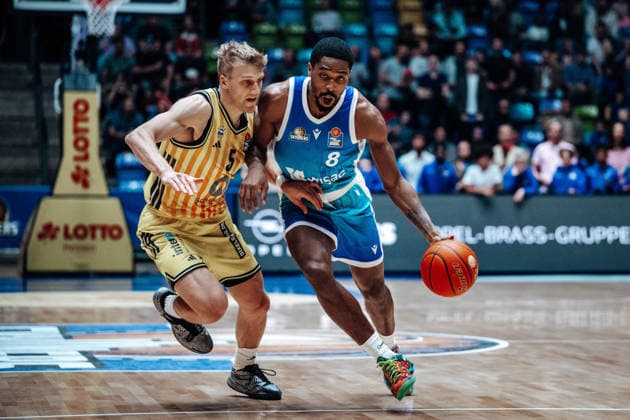 Sam Griesel Alba Berlin, 05 , William Christmas Skyliners Frankfurt, 08 GER, Skyliners Frankfurt vs Alba Berlin, easycredit BBL, Bundesliga, 31 Matchday, Season 2025 2026 26 04 2026 Eibner Pressefoto Attila Ziga GER, Skyliners Frankfurt vs Alba Berlin, easycredit BBL, Bundesliga, 31 Matchday, Season 2025 2026 26 04 2026 Frankfurt am Main Copyright: xEibner-Pressefotox EP_AZA