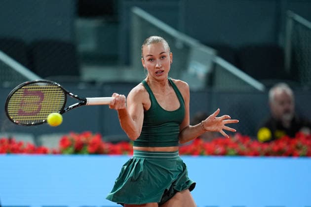 April 27, 2026, Madrid, Madrid, Spain: Anastasia Potapova of Austria in action against Elena Rybakina of Kazakhstan during the Mutua Madrid Open 2026, ATP, Tennis Herren Masters 1000 and WTA, Tennis Damen 1000, at La Caja Magica on April 27, 2026 in Madrid, Spain. Mutua Madrid Open 2026 - Day 8 - ZUMAa181 20260427_zaa_a181_653 Copyright: xDennisxAgyemanx