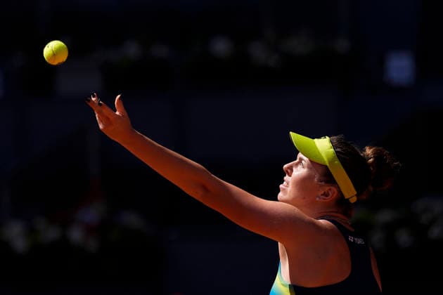 April 27, 2026, Madrid, Madrid, Spain: Linda Noskova of Czech Republic plays against Coco Gauff of USA during the Mutua Madrid Open 2026, ATP, Tennis Herren Masters 1000 and WTA, Tennis Damen 1000, at La Caja Magica on April 27, 2026 in Madrid, Spain. Madrid Spain - ZUMAa181 20260427_zaa_a181_717 Copyright: xOscarxJ.xBarrosox
