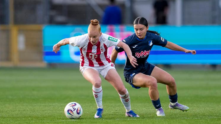 v li Laura Vogt Cologne, 8 , Naomi Luyet TSG, 7 , duel, duel, tackle, tackling, dynamics, action, action, 27 04 2026, Sinsheim Hoffenheim Germany , Football, Google Pixel Women Bundesliga, TSG 1899 Hoffenheim 1 FC Köln, DFB DFL REGULATIONS PROHIBIT ANY USE OF PHOTOGRAPHS AS IMAGE SEQUENCES AND OR QUASI VIDEO xozx