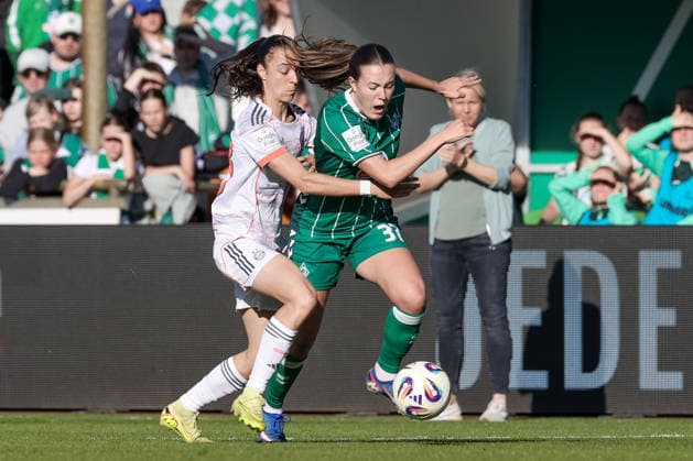 from left Natallia Padilla Bidas FC Bayern München, 23 and Mara Alber SV Werder Bremen, 37 in a duel, dynamic, action, action, game scene, THE DFB REGULATIONS PROHIBIT ANY USE OF PHOTOGRAPHS AS IMAGE SEQUENCES AND OR QUASI VIDEO , 29 04 2026, Bremen Germany , Football, Google Pixel Womens Bundesliga, SV Werder Bremen FC Bayern Munich xobx