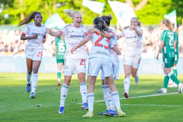 29 04 2026, xydrx, Women, Football, 1 Women Bundesliga, SV Werder Bremen FC Bayern München, Season 2025 2026, Stadium Platz 11 Goal celebration after the goal to 1 0 for FC Bayern München by scorer Natalia Padilla Bidas FC Bayern München, 23 together with Arianna Caruso FC Bayern München, 27 Edna Imade FC Bayern München, 29 Pernille Harder FC Bayern München, 21 DFB regulations prohibit any use of photographs as image sequences and or quasi video Copyright: HMBxMedia YannisxDreimann