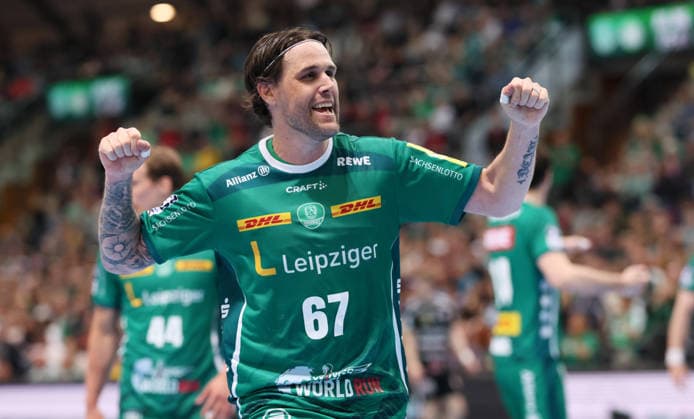 Leipzig, 30 04 2026, Arena Leipzig, Handball, Bundesliga, 30 Spieltag , SC DHfK Leipzig vs HC Erlangen 30 29 , In the picture Leipzig cheers Dean Bombac 67, DHfK , For editorial use only , DHB HBL regulations prohibit any use of photographs as image sequences and or quasi video ,