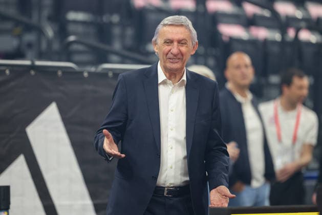 Svetislav Pesic FC Bayern Basketball, Head Coach laughs before the game, gesticulate, emotions, GER, FC Bayern Basketball vs Alba Berlin, Basketball, easycredit Basketball Bundesliga, 27 Matchday, Season 2025 2026, 01 05 2026, GER, FC Bayern Basketball vs Alba Berlin, Basketball, easycredit Basketball Bundesliga, 27 Matchday, Season 2025 2026, 01 05 2026 Munich Copyright: xEibner-Pressefoto JennixMaulx EP_JML