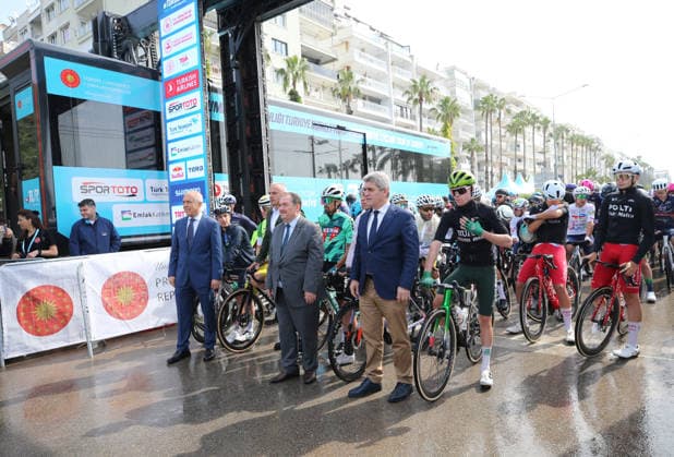 61st Presidential Cycling Tour of Turkiye ANTALYA, TURKIYE - MAY 2: Cyclists compete during the seventh stage of the Presidential Cycling Tour of Turkiye 2026 (TUR 2026) on the Antalya-Antalya route in Antalya, Turkiye, on May 2, 2026. The race, held for the 61st time, is included in the Union Cycliste Internationale (UCI) Europe Tour calendar and is Turkiye’s only event in the ProSeries category. The start of the seventh stage, which began on Konyaalti Street, was attended by Antalya Deputy Governor Tahsin Aksu, Turkish Cycling Federation President Emin Muftuoglu, and Provincial Youth and Sports Director Yavuz Gurhan. Fatih Hepokur Anadolu Antalya Turkey. Editorial use only. Please get in touch for any other usage. Copyright: x2026xAnadoluxFatihxHepokurx