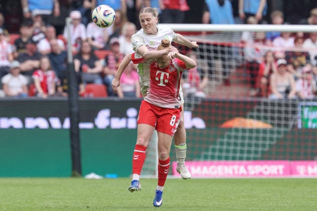 from left Lina Hausicke SV Werder Bremen, 18 and Laura Vogt 1 FC Köln, 8 in header duel, header, duel, action, action, game scene, THE DFB REGULATIONS PROHIBIT ANY USE OF PHOTOGRAPHS AS IMAGE SEQUENCES AND OR QUASI VIDEO , 02 05 2026, Bremen Germany , Football, Regionalliga Nord, SV Werder Bremen II Hamburger SV II xobx