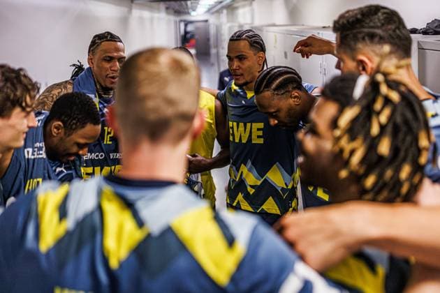 Teamkreis Oldenburg, Vet Concept Gladiators Trier vs EWE Baskets Oldenburg, Basketball , Basketball, easyCredit BBL, 32 Matchday, Season 2025 2026, 02 05 2026 Vet Concept Gladiators Trier vs EWE Baskets Oldenburg, Basketball , Basketball, easyCredit BBL, 32 Matchday, Season 2025 2026, 02 05 2026 Copyright: xEibner-Pressefoto AlexanderxNeisx EP_ANS