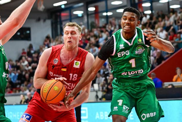 Till Gloger, Julian Larry 2 Bundesliga Pro A, 34 Matchday, 46ers, Basketball, Basketball season 2025 2026, BBL, Germany, Giessen 46ers EPG Baskets Koblenz, Giessen in red,Koblenz in green, Men, Men