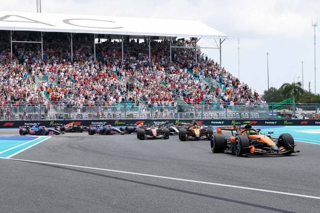 Start, Race, Lando Norris McLaren Formula 1 Team 1 , Oscar Piastri McLaren Formula 1 Team 81 , Charles Leclerc Scuderia Ferrari HP 16 , Grand Prix of Miami, Motorsport, Men, Formula 1, Sprint Race, 02 05 2026 Miami Florida USA Copyright: xkolbert-press ChristianxKolbertx