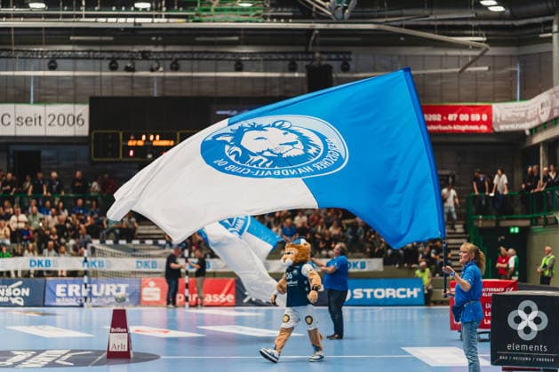 Bergi Bergischer HC, Mascot stands under the flag of the club Bergischer HC vs TSV Hannover Burgdorf, Handball, Daikin 1 HBL, 30 Matchday, Season 2025 26, 02 04 2026, Bergischer HC vs TSV Hannover Burgdorf, Handball, Daikin 1 HBL, 30 Matchday, Season 2025 26, 02 04 2026 Wuppertal Copyright: xEibner-Pressefoto LukasxBaldygax EP_LBA