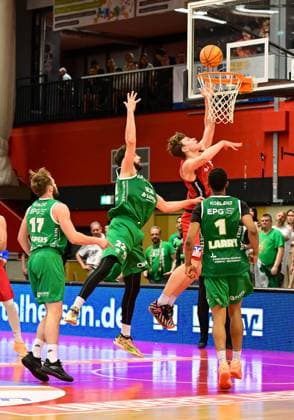 Kai Müsse at the basket 2 Bundesliga Pro A, 34 Matchday, 46ers, Basketball, Basketball season 2025 2026, BBL, Germany, Giessen 46ers EPG Baskets Koblenz, Giessen in red,Koblenz in green, Men, Men