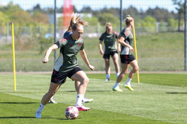 Magdalena Eriksson FC Bayern Muenchen, 05 with ball during training, GER, Official final training FC Bayern Muenchen, Football, UEFA Womens Champions League, semi-final, second leg, 2025 2026 season, 02 05 2026, GER, Official final training FC Bayern Muenchen, Football, UEFA Womens Champions League, semi-final, second leg, 2025 2026 season, 02 05 2026 Muenchen Copyright: xEibner-Pressefoto JennixMaulx EP_JML
