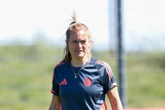 Clara Schoene FC Bayern Muenchen, Co-Trainer at training, Portrait, Portrait, GER, Official final training FC Bayern Muenchen, Football, UEFA Womens Champions League, Semi-final, second leg, 2025 2026 season, 02 05 2026, GER, Official final training FC Bayern Muenchen, Football, UEFA Womens Champions League, Semi-final, second leg, 2025 2026 season, 02 05 2026 Muenchen Copyright: xEibner-Pressefoto JennixMaulx EP_JML