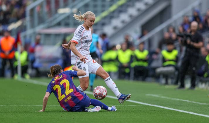 ESP, Barcelona, FC Barcelona vs FC Bayern Munich, WomenÂs Champions League, Football, UEFA, 2025 2026 season, Camp Nou, semi-final, second leg in picture v l Ona Batlle FC Barcelona 22 , Pernille Harder Bayern Munich 21 DFB DFL REGULATIONS PROHIBIT ANY USE OF PHOTOGRAPHS AS IMAGE SEQUENCES AND OR QUASI VIDEO, 03 05 2026 Copyright: HMBxMedia HendrikxHamelau