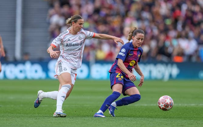 ESP, Barcelona, FC Barcelona vs FC Bayern Munich, WomenÂs Champions League, Football, UEFA, 2025 2026 season, Camp Nou, semi-final, second leg in picture v l Klara Bühl Bayern Munich 17 , Ona Batlle FC Barcelona 22 DFB DFL REGULATIONS PROHIBIT ANY USE OF PHOTOGRAPHS AS IMAGE SEQUENCES AND OR QUASI VIDEO, 03 05 2026 Copyright: HMBxMedia HendrikxHamelau