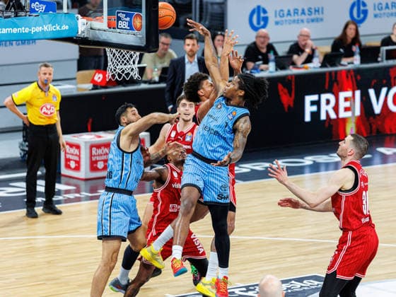Martin Breunig Hamburg Towers, 13 , Cobe Williams BMA365 Bamberg Baskets, 24 , Demarcus Demonia BMA365 Bamberg Baskets, 08 , Leonard Thorpe Jr Hamburg Towers, 02 , BMA365 Bamberg Baskets vs Veolia Towers Hamburg, Basketball, easyCredit BBL, Matchday 32, 03 05 2026 BMA365 Bamberg Baskets vs Veolia Towers Hamburg, Basketball, easyCredit BBL, Matchday 32, 03 05 2026 Bamberg Copyright: xEibner-Pressefoto G.xSantemizx EP_EER