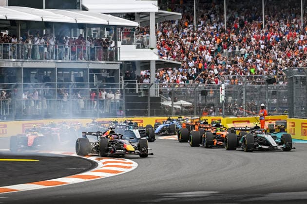 F1 - MIAMI GRAND PRIX 2026 03 VERSTAPPEN Max (nld), Red Bull Racing Ford RB22, action 12 KIMI ANTONELLI Andrea (ita), Mercedes AMG F1 Team W17, action 01 NORRIS Lando (gbr), McLaren F1 Team MCL40, 44 HAMILTON Lewis (gbr), Scuderia Ferrari SF-26, action, start of the race, depart, during the Formula 1 Miami Grand Prix 2026, 4th round of the 2026 Formula One World Championship, WM, Weltmeisterschaft from May 1 to 3, 2026 on the Miami International Autodrome, in Miami Gardens, USA - Miami GardensUnited States Copyright: xDPPIx