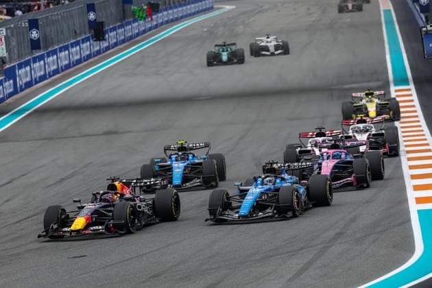 F1 - MIAMI GRAND PRIX 2026 03 VERSTAPPEN Max (nld), Red Bull Racing Ford RB22, 23 ALBON Alexander (tha), Williams F1 Team FW48, action during the Formula 1 Miami Grand Prix 2026, 4th round of the 2026 Formula One World Championship, WM, Weltmeisterschaft from May 1 to 3, 2026 on the Miami International Autodrome, in Miami Gardens, USA - Miami GardensUnited States Copyright: xDPPIx