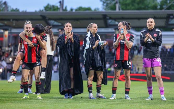 GER, Frankfurt, Eintracht Frankfurt vs FC Nürnberg, Google Pixel Bundesliga, Football, DFB, Season 2025 2026, Stadion am Brentanobad, 24 Matchday in picture Joy and emotions after the victory at Eintracht Frankfurt, Nina Lührsen Eintracht Frankfurt Women 11 , Chiba Remina Eintracht Frankfurt Women 15 , Ereleta Memeti Eintracht Frankfurt Women 27 , Elisa Senß Eintracht Frankfurt Women 6 , Geraldine Reuteler Eintracht Frankfurt Women 14 , Ylvi Eisenbeiß Frankfurt DFB DFL REGULATIONS PROHIBIT ANY USE OF PHOTOGRAPHS AS IMAGE SEQUENCES AND OR QUASI VIDEO, 04 05 2026 Copyright: HMBxMedia HendrikxHamelau