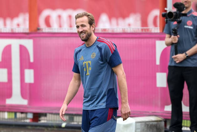 Harry Kane FC Bayern Muenchen, 09 laughs at training, GER, final training, FC Bayern Muenchen, football, UEFA Champions League, semi-final, second leg, 2025 2026 season, 05 05 2026, GER, final training, FC Bayern Muenchen, football, UEFA Champions League, semi-final, second leg, 2025 2026 season, 05 05 2026 Muenchen Copyright: xEibner-Pressefoto JennixMaulx EP_JML