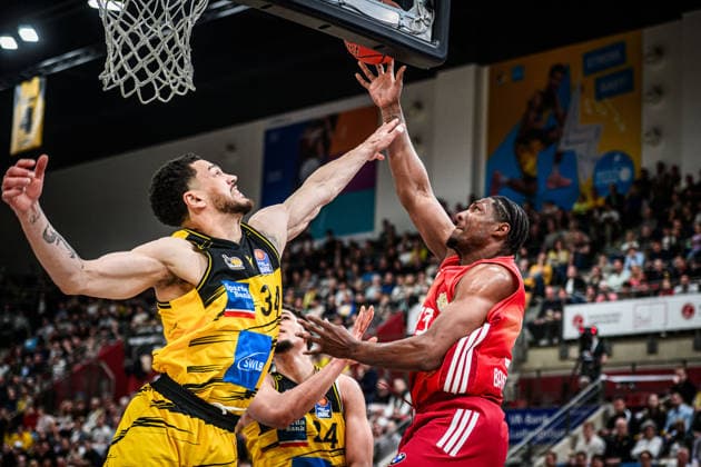 Gavin Schilling MHP RIESEN Ludwigsburg, 34 vs David McCormack FC Bayern Basketball, 33 GER, MHP Riesen Ludwigsburg vs FC Bayern Muenchen Basketball, Basketball Bundesliga, easycredit BBL, 33 Matchday, Season 2025 2026, 07 05 2026 GER, MHP Riesen Ludwigsburg vs FC Bayern Muenchen Basketball, Basketball Bundesliga, easycredit BBL, 33 Matchday, Season 2025 2026, 07 05 2026 Ludwigsburg Copyright: xSandyxDinkelackerx EP_SDR