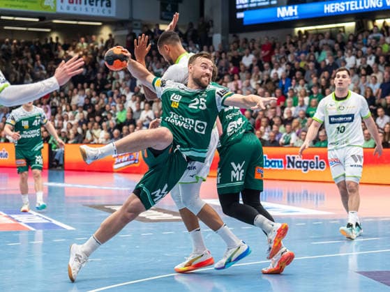Ludvig Jurmala Astroem Frisch Auf Goeppingen, 25 in duel with Philipp Ahouansou HSG Wetzlar, 19 , Frisch Auf Goeppingen vs HSG Wetzlar, Handball, 1 Bundesliga, Men, Season 2025 2026, 07 05 2026, Frisch Auf Goeppingen vs HSG Wetzlar, Handball, 1 Bundesliga, Men, Season 2025 2026, 07 05 2026 Goeppingen Copyright: xEibner-Pressefoto MichaelxSchmidx EP_MST