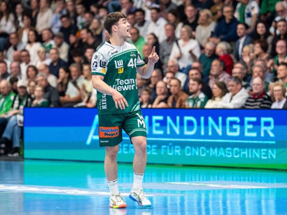 Elias Newel Frisch Auf Goeppingen, 40 calls the play, Frisch Auf Goeppingen vs HSG Wetzlar, Handball, 1 Bundesliga, Men, Season 2025 2026, 07 05 2026, Frisch Auf Goeppingen vs HSG Wetzlar, Handball, 1 Bundesliga, Men, Season 2025 2026, 07 05 2026 Goeppingen Copyright: xEibner-Pressefoto MichaelxSchmidx EP_MST