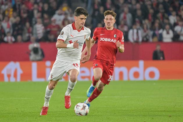 Pau Victor Sporting Braga, 18 with ball and in duel with Philipp Treu SC Freiburg, 29 GER, SC Freiburg Sporting Braga, Soccer, Europa League, Semi-final, 2025 2026 season, 07 05 2026 GER, SC Freiburg Sporting Braga, Soccer, Europa League, Semi-final, 2025 2026 season, 07 05 2026 Freiburg Copyright: xEibner-Pressefoto ThomasxHessx EP_THS