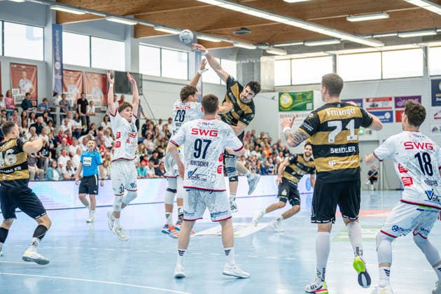 2 Handball Bundesliga TV Hüttenberg HC Elbflorenz Dresden, 08 05 26 Anton Preußner HC Elbflorenz Dresden, 13 , Oliver Seidler HC Elbflorenz Dresden, 71 , 16e , Paul Kompenhans TV Hüttenberg, 34 , Leif Haack TV Hüttenberg, 20 , David Kuntscher TV Hüttenberg, 97 , Tim Rüdiger TV Hüttenberg, 18 2 Handball Bundesliga TV Hüttenberg HC Elbflorenz Dresden Hüttenberg, 08 05 26 Copyright: xBEAUTIFULxSPORTS Roeczeyx