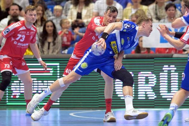 Oskar Joelsson ThSV Eisenach 3 on the ball , Isaias Guadiola Villaplana MT Melsungen 40 , Timo Kastening MT Melsungen 73 L , GER, MT Melsungen ThSV Eisenach, Handball, 1 Bundesliga, 31 Matchday, Season 2025 2026, 09 05 2026, GER, MT Melsungen ThSV Eisenach, Handball, 1 Bundesliga, 31 Matchday, Season 2025 2026, 09 05 2026 Kassel Copyright: xEibner-Pressefotox xRolandxSippelx EP_RSL