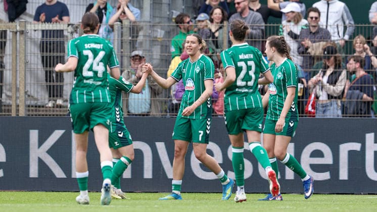 SV Werder Bremen players with goal celebration, cheering, jubilant, optimistic, game scene, highlight, joy about the goal to 3 0 by goal scorer Larissa Mühlhaus SV Werder Bremen, 7 center , THE DFB REGULATIONS PROHIBIT ANY USE OF PHOTOGRAPHS AS IMAGE SEQUENCES AND OR QUASI VIDEO , 10 05 2026, Bremen Germany , Football, Google Pixel Womens Bundesliga, SV Werder Bremen FC Carl Zeiss Jena xobx
