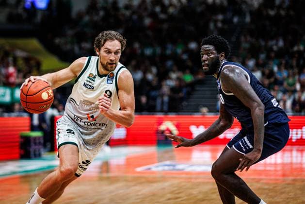 Marco Hollersbacher Gladiators Trier in duel with Khyri Thomas MBC Syntainics , Vet Concept Gladiators Trier vs MBC Syntainics, Basketball, easyCredit BBL, Matchday 34, Season 2025 2026, 10 05 2026 Vet Concept Gladiators Trier vs MBC Syntainics, Basketball, easyCredit BBL, Matchday 34, Season 2025 2026, 10 05 2026 Copyright: xEibner-Pressefoto AlexanderxNeisx EP_ANS