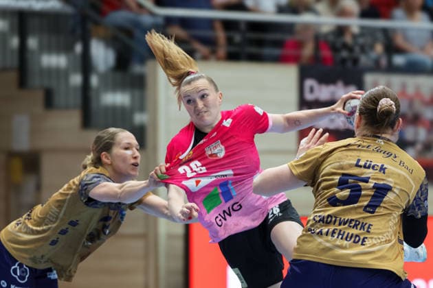 Johanna Andresen BSV, 18 , Cara Reuthal Halle, 26 , Lin Elisabeth Lück BSV, 51 , SV Union Halle Neustadt vs Buxtehuder SV, Handball Bundesliga Frauen, Play Offs 5 11 Matchday 4, Season 2025 26, 10 05 2026 Halle SWH Arena Sachsen Anhalt Germany