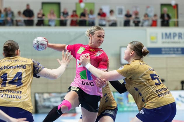 Maja Schönefeld BSV, 14 , Lea Gruber Halle, 19 , Lin Elisabeth Lück BSV, 51 , SV Union Halle Neustadt vs Buxtehuder SV, Handball Bundesliga Frauen, Play Offs 5 11 Matchday 4, Season 2025 26, 10 05 2026 Halle SWH Arena Sachsen Anhalt Germany