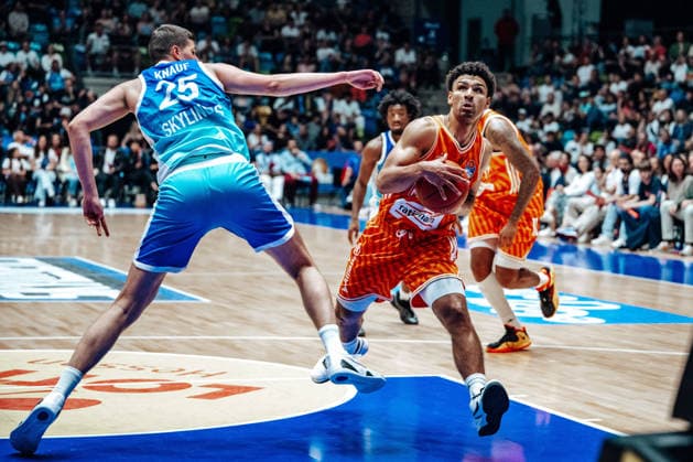 Jacob Knauf Skyliners Frankfurt, 25 , Meissa Faye ratiopharm Ulm, 11 GER, Skyliners Frankfurt vs ratiopharm Ulm, easyCredit BBL, Bundesliga, Matchday 34, Season 2025 2026 10 05 2026 Eibner Pressefoto Attila Ziga GER, Skyliners Frankfurt vs ratiopharm Ulm, easyCredit BBL, Bundesliga, Matchday 34, Season 2025 2026 10 05 2026 Frankfurt am Main Copyright: xEibner-Pressefotox EP_AZA