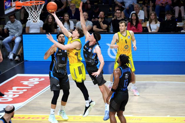 DEU, easyCredit BBL, ALBA vs Bayern Muenchen, 10 05 2026, Max Schmeling Halle, Berlin, DEU, easyCredit BBL, ALBA vs Bayern Muenchen, in the picture Alex OÕConnell ALBA Berlin 3 , Alex Herrera Jena 41 , Joe Wieskamp Jena 10 nordphotoxGmbHx xEngler nph00076