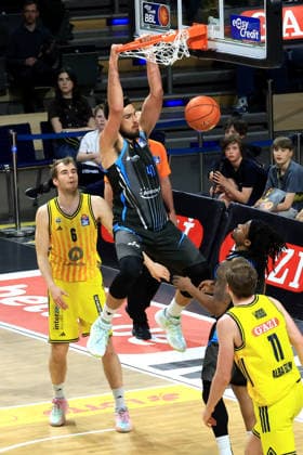 DEU, easyCredit BBL, ALBA vs Bayern Muenchen, 10 05 2026, Max Schmeling Halle, Berlin, DEU, easyCredit BBL, ALBA vs Bayern Muenchen, in the picture dunking by Alex Herrera Jena 41 , MALTE DELOW ALBA Berlin 6 , Moses Wood ALBA Berlin 11 nordphotoxGmbHx xEngler nph00076