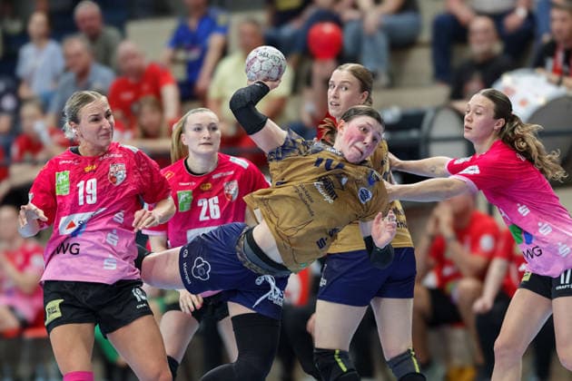 Lea Gruber Halle, 19 , Cara Reuthal Halle, 26 , Anika Hampel BSV, 10 , Jolina Huhnstock BSV, 45 , Emma Hertha Halle, 17 , SV Union Halle Neustadt vs Buxtehuder SV, Handball Bundesliga Frauen, Play Offs 5 11 Matchday 4, Season 2025 26, 10 05 2026 Halle SWH Arena Sachsen Anhalt Germany
