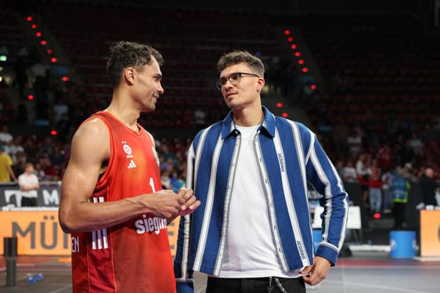 Oscar da Silva FC Bayern Basketball, 01 with his brother, the NBA player Tristan da Silva Orlando Magic , GER, FC Bayern Basketball vs EWE Baskets Oldenburg, Basketball, easycredit Basketball Bundesliga, 34 Matchday, Season 2025 2026, 10 05 2026, GER, FC Bayern Basketball vs EWE Baskets Oldenburg, Basketball, easycredit Basketball Bundesliga, 34 Matchday, Season 2025 2026, 10 05 2026 Muenchen Copyright: xEibner-Pressefoto JennixMaulx EP_JML