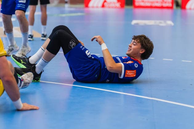 Elias Huber HBW Balingen Weilstetten, 07 on the ground laughing HSG Krefeld Niederrhein vs HBW Balingen Weilstetten, Handball, 2 HBL, Matchday 31, Season 2025 26, 10 05 2026, HSG Krefeld Niederrhein vs HBW Balingen Weilstetten, Handball, 2 HBL, Matchday 31, Season 2025 26, 10 05 2026 Krefeld Copyright: xEibner-Pressefoto LukasxBaldygax EP_LBA