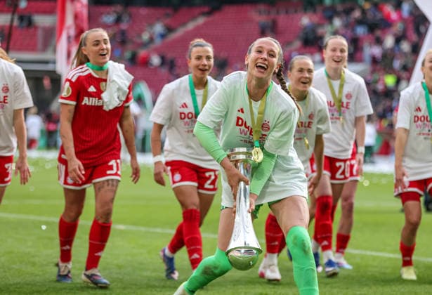GER, Cologne, Vfl Wolfsburg vs FC Bayern Munich, DFB Cup Women, Football, DFB, Season 2025 2026, Rhein Energie Stadion, Final in picture Joy, Emotions after the victory in the DFB Cup Womens Final, Bayern Munich Women win 4 0 by goals, Cup, Team, Ena Mahmutovic Bayern Munich 32 DFB DFL REGULATIONS PROHIBIT ANY USE OF PHOTOGRAPHS AS IMAGE SEQUENCES AND OR QUASI VIDEO, 14 05 2026 Copyright: HMBxMedia HendrikxHamelau