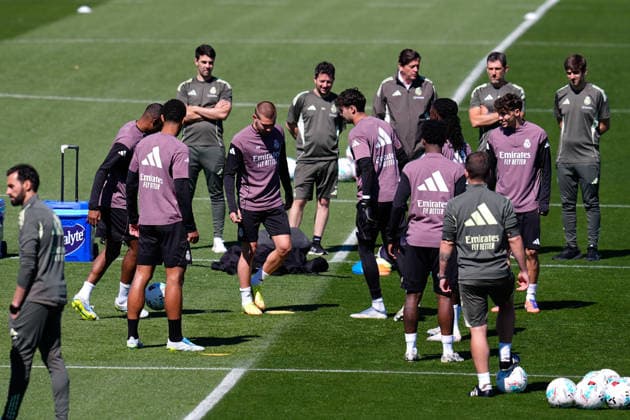 May 16, 2026, Valdebebas, Madrid, Spain: Franco Mastantuono and Thiago Pitarch Pinar during the training day of Real Madrid ahead the Spanish League, LaLiga EA Sports, football match against Sevilla FC at Ciudad Deportiva Real Madrid on May 16, 2026, in Valdebebas, Madrid, Spain. Real Madrid Training Session - Laliga Ea Sports - ZUMAa181 20260516_zaa_a181_052 Copyright: xDennisxAgyemanx