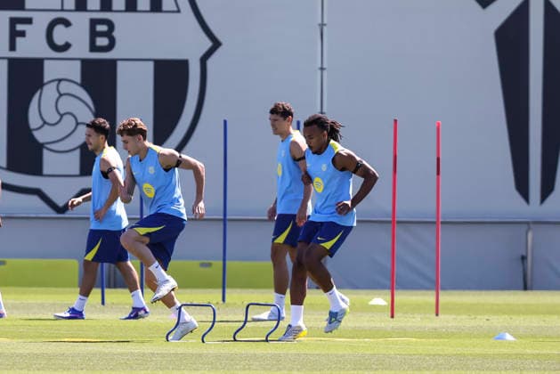 May 16, 2026, Sant Joan Despi, Barcelona, SPAIN: Fermin Lopez and Jules Kounde during the training day of FC Barcelona, Barca ahead the Spanish League, Laliga EA Sports, football match against Real Betis at Ciudad Esportiva Joan Gamper on May 16, 2026 in Sant Joan Despi, Barcelona, Spain. Sant Joan Despi SPAIN - ZUMAa181 20260516_zaa_a181_098 Copyright: xJavierxBorregox