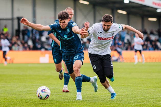 v l Thore Jacobsen TSV 1860 Muenchen, 05 , Berkan Taz SC Verl, 10 GER, SC Verl vs TSV 1860 Muenchen, Football, 3 Liga, 38 Matchday, Season 2025 2026, 16 05 2026 DFL Regulations prohibit any use of photographers as image sequences and or quasi video GER, SC Verl vs TSV 1860 Muenchen, Football, 3 Liga, 38 Matchday, Season 2025 2026, 16 05 2026 Verl Copyright: xEibner-Pressefoto JanxRollingerx EP_JSK
