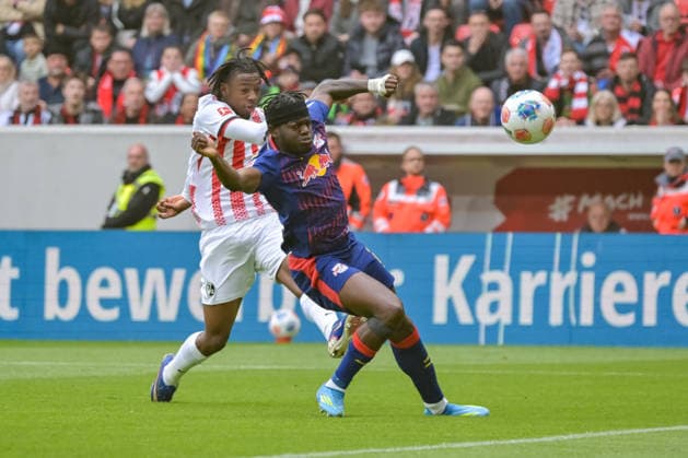 Johan Manzambi SC Freiburg, 44 in front of Castello Junior Lukeba RB Leipzig, 23 GER, SC Freiburg RB Leipzig, Football, Bundesliga, Matchday 34, Season 2025 2026, 16 05 2026 DFL DFB REGULATIONS PROHIBIT ANY USE OF PHOTOGRAPHS AS IMAGE SEQUENCES AND OR QUASI VIDEO GER, SC Freiburg RB Leipzig, Football, Bundesliga, Matchday 34, Season 2025 2026, 16 05 2026 Freiburg Copyright: xEibner-Pressefoto ThomasxHessx EP_THS