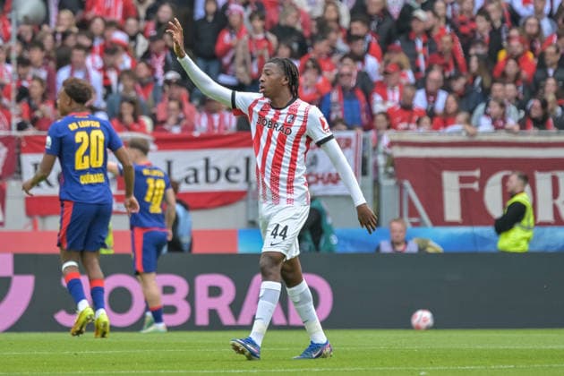 Johan Manzambi SC Freiburg, 44 with gestures GER, SC Freiburg RB Leipzig, Football, Bundesliga, Matchday 34, Season 2025 2026, 16 05 2026 DFL DFB REGULATIONS PROHIBIT ANY USE OF PHOTOGRAPHS AS IMAGE SEQUENCES AND OR QUASI VIDEO GER, SC Freiburg RB Leipzig, Football, Bundesliga, Matchday 34, Season 2025 2026, 16 05 2026 Freiburg Copyright: xEibner-Pressefoto ThomasxHessx EP_THS