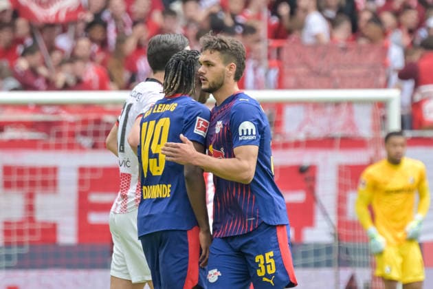 Yan Diomande RB Leipzig, 49 , Max Finkgraefe RB Leipzig, 35 cheer after the goal to 2 1 by Forzan Assan Ouedraogo RB Leipzig, 20 GER, SC Freiburg RB Leipzig, Football, Bundesliga, Matchday 34, Season 2025 2026, 16 05 2026 DFL DFB REGULATES PROHIBIT ANY USE OF PHOTOGRAPHS AS IMAGE SEQUENCES AND OR QUASI VIDEO GER, SC Freiburg RB Leipzig, Football, Bundesliga, Matchday 34, Season 2025 2026, 16 05 2026 Freiburg Copyright: xEibner-Pressefoto ThomasxHessx EP_THS