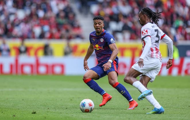 GER, Freiburg, SC Freiburg vs RB Leipzig, Bundesliga, Football, DFB, Season 2025 2026, Europa Park Stadion, 34 Matchday in picture f l Benjamin Henrichs RB Leipzig 39 , Jordy Makengo SC Freiburg 33 DFB DFL REGULATIONS PROHIBIT ANY USE OF PHOTOGRAPHS AS IMAGE SEQUENCES AND OR QUASI VIDEO, 16 05 2026 Copyright: HMBxMedia HendrikxHamelau